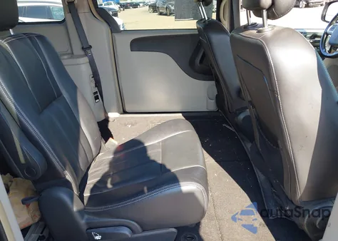 2015 Chrysler Town & Country Touring из США, поврежденный, VIN 2C4RC1BG7FR609132